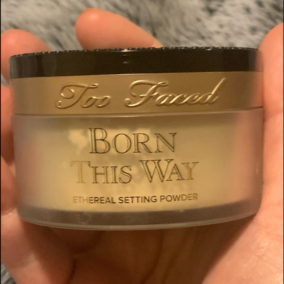 BORN THIS WAY ETHEREAL SETTING POWDER IN SHADE TRANSLUCENT - Picture 3 of 6